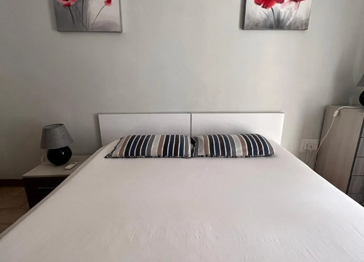 S1 Double Room, Shared Bathroom Saint Julian's Malta