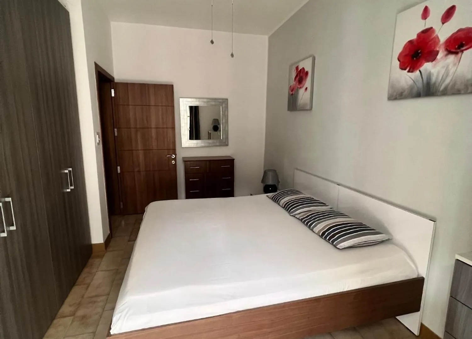 S1 Double Room, Shared Bathroom Saint Julian's 0*,  Malta