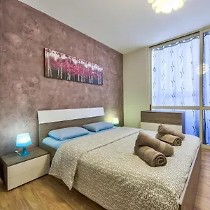 Apartment Spinola Court - Stunning Seaview & Penthouse On Spinola Bay By Shortletsmalta, Saint Julian's